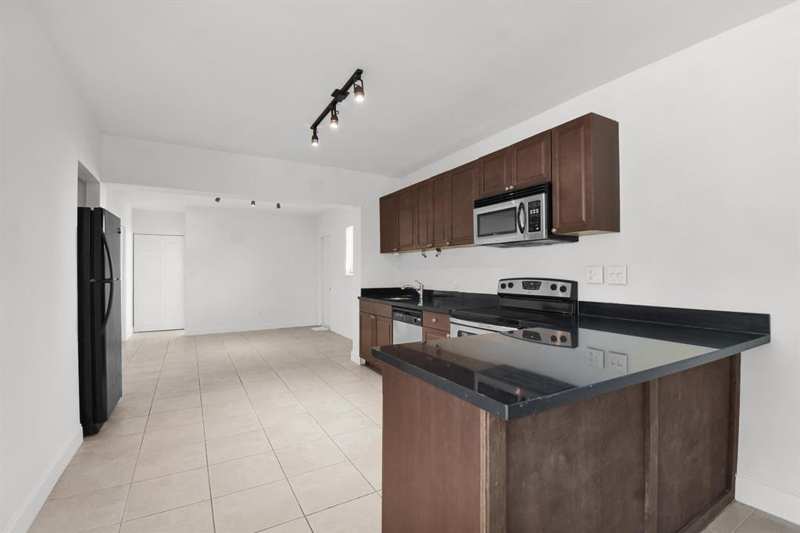 1116 S 17th Avenue S, Hollywood FL 33020