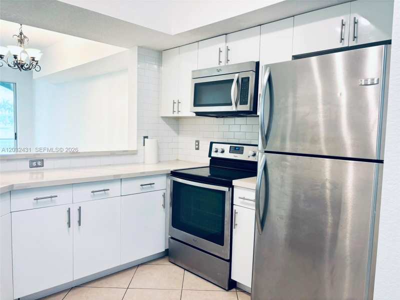 715 SW 148th Ave # 611, Sunrise FL 33325