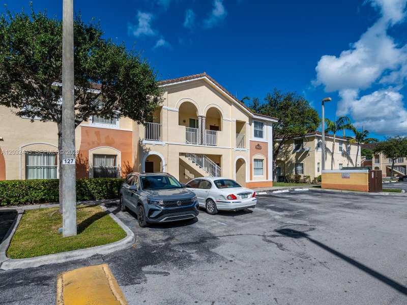 1663 SE 27th Dr # 108, Homestead FL 33035