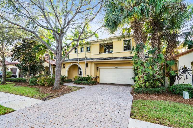 1043 Vintner Boulevard, Palm Beach Gardens FL 33410