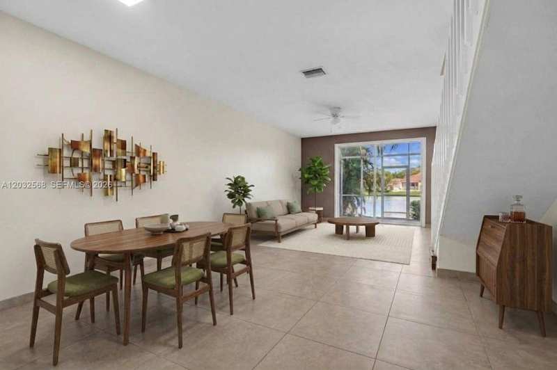 3698 San Simeon Cir, Weston FL 33331