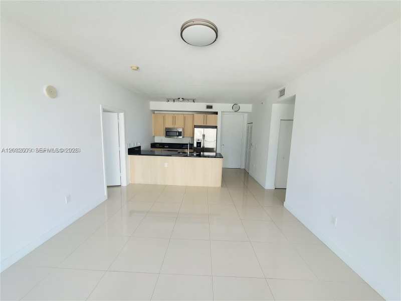 1111 SW 1  AVE, Miami FL 33130