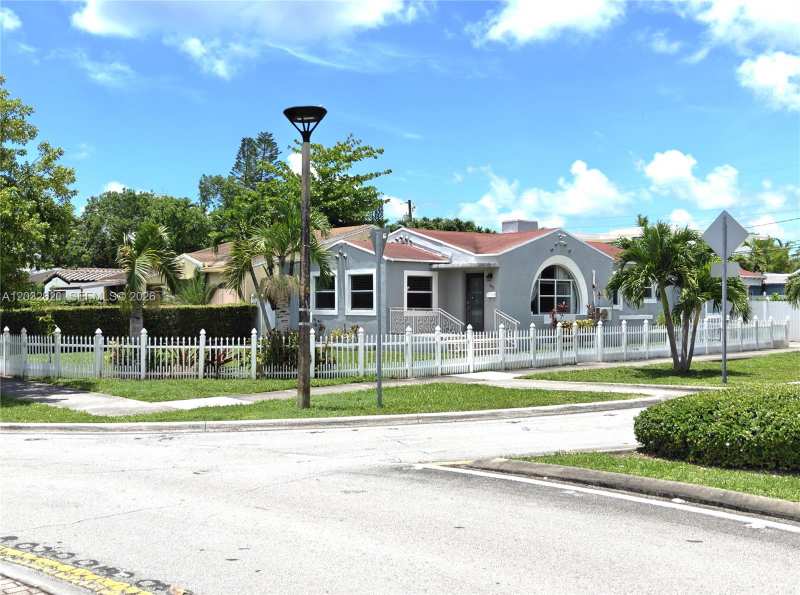 470 SW 25th Rd, Miami FL 33129