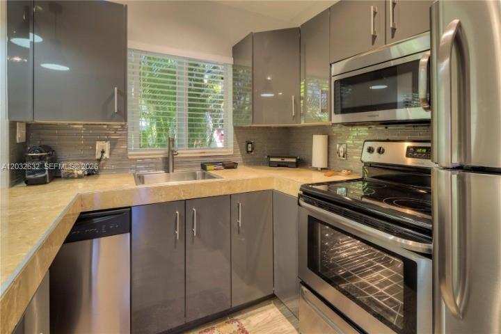659 Meridian Ave # 10, Miami Beach FL 33139