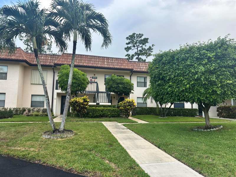 7281 Golf Colony Court # 204, Lake Worth FL 33467