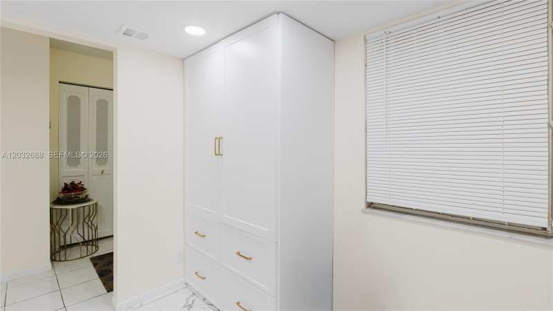 424 SE 10th St # 204, Dania Beach FL 33004