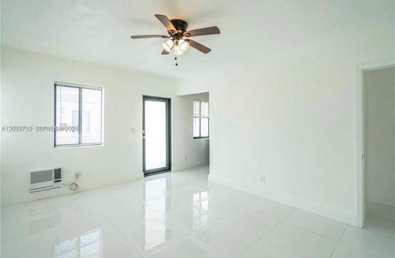 7935 Crespi Blvd # 3, Miami Beach FL 33141