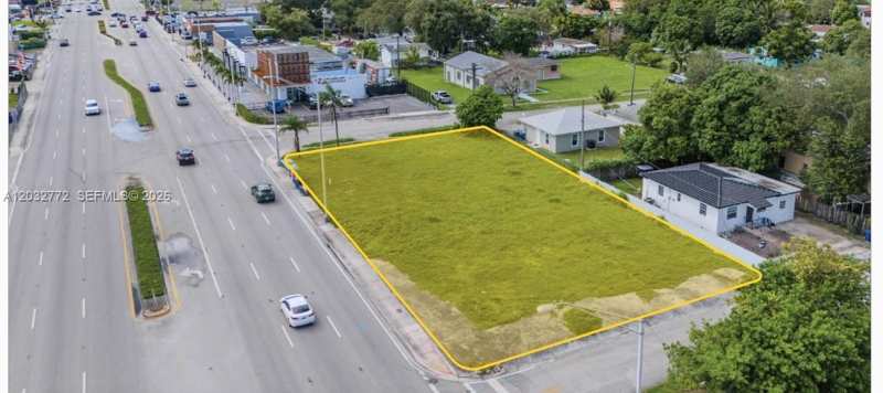 1477 NW 79th St, Miami FL 33147