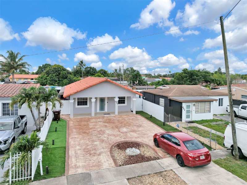 451 E 37th St, Hialeah FL 33013