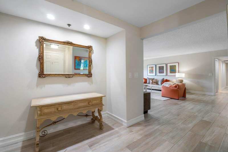 950 De Soto Road # 2b, Boca Raton FL 33432