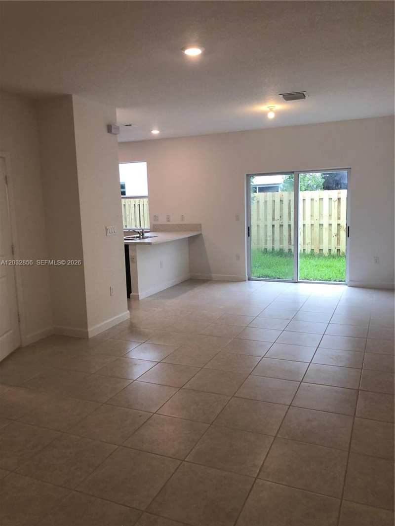 2610 SE 13th St, Homestead FL 33035