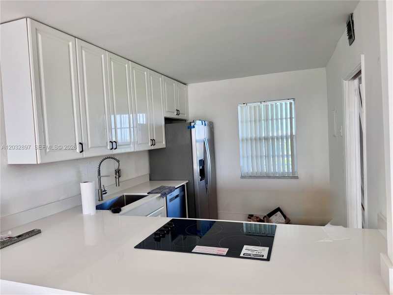 575 Oaks Ln # 1008, Pompano Beach FL 33069
