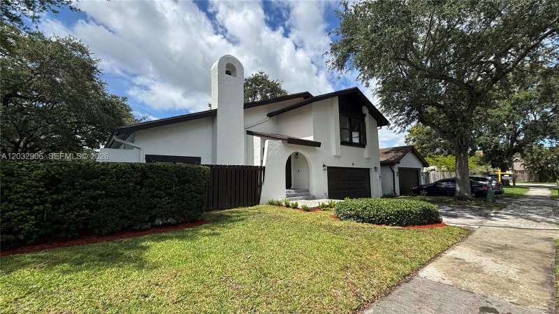 49 Forest Cir, Cooper City FL 33026