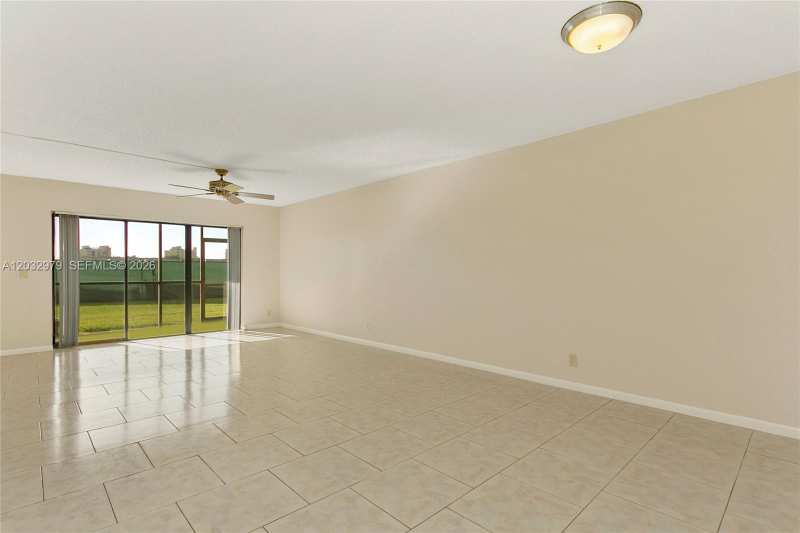 300 Racquet Club Rd # 104, Weston FL 33326