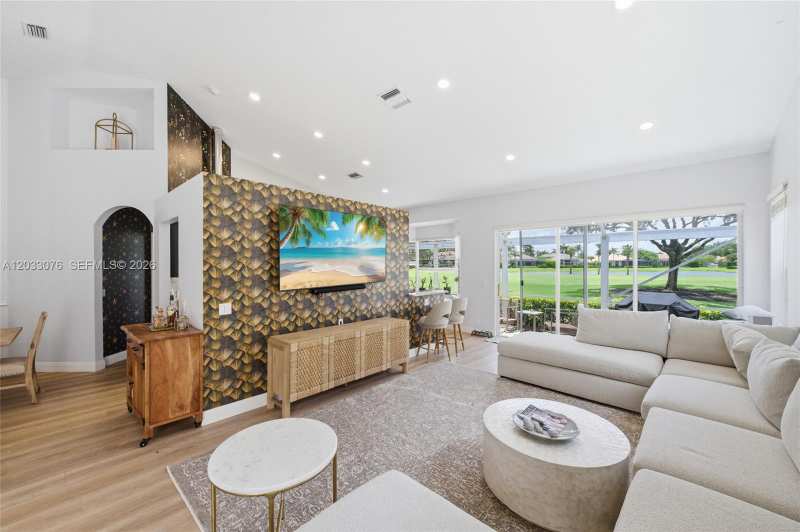 8141 Sandpiper Way, West Palm Beach FL 33412