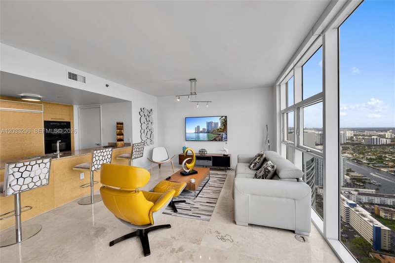 1830 S Ocean Dr # 4807, Hallandale Beach FL 33009