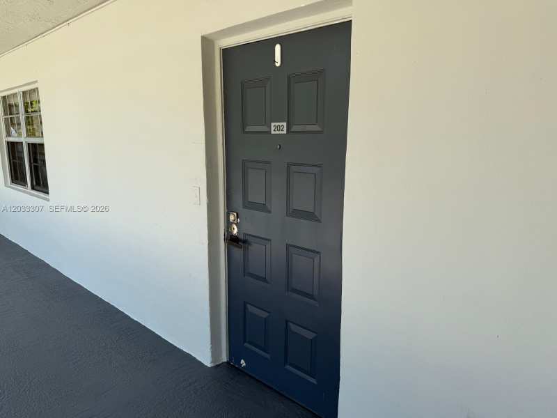 4261 W Palm Aire Dr # 202, Pompano Beach FL 33069