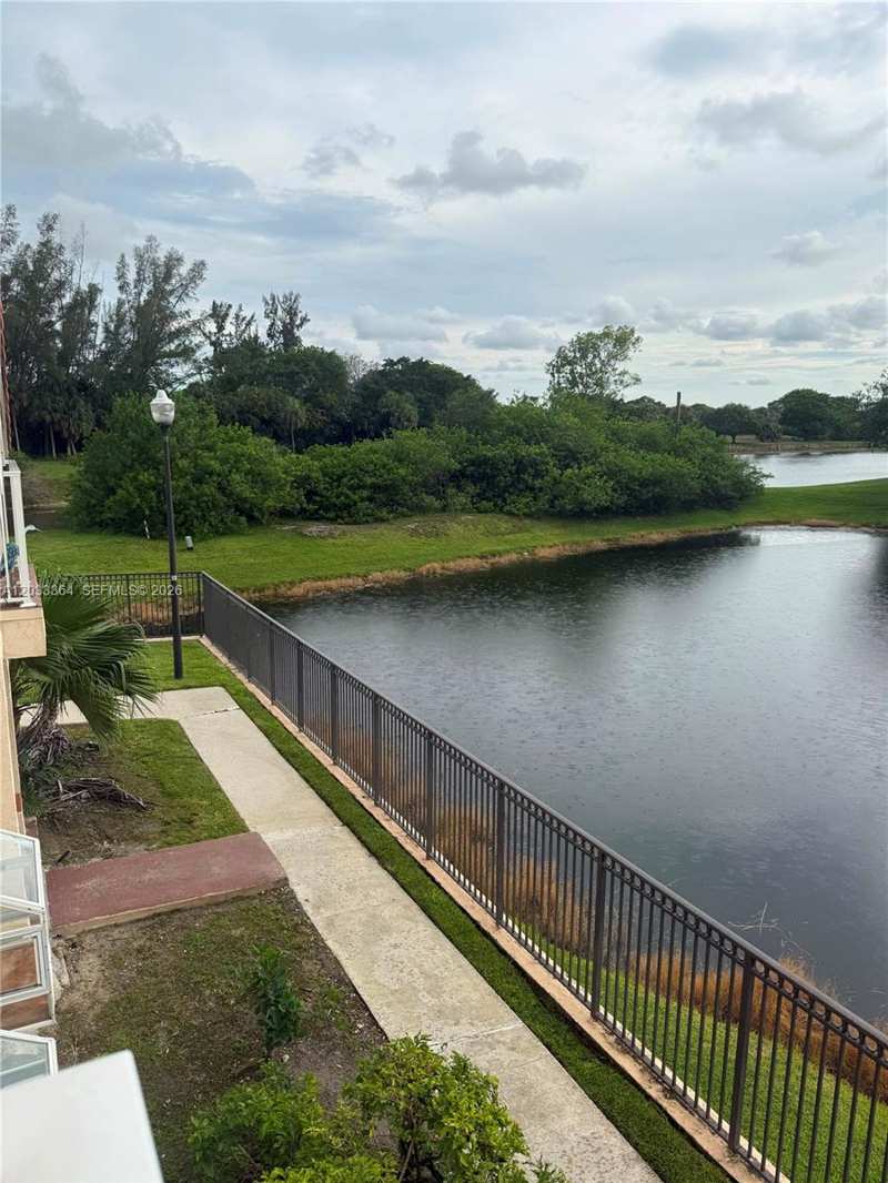 3350 N Pinewalk Dr N # 1427, Margate FL 33063