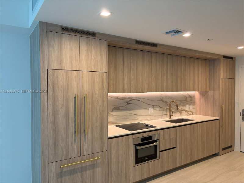 77 SE 5th Street # 2108, Miami FL 33131