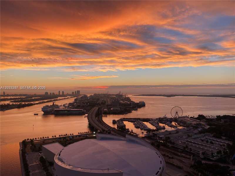888 Biscayne Blvd # 3001, Miami FL 33132