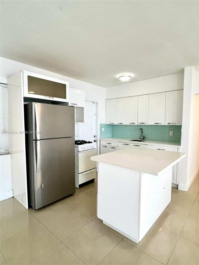 2031 Jackson St # 3, Hollywood FL 33020