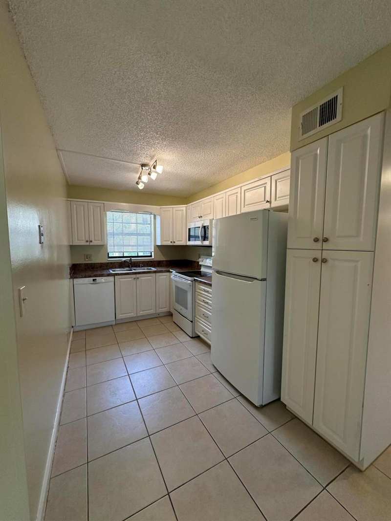 321 Olivewood Place # 121, Boca Raton FL 33431