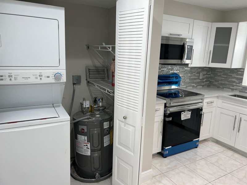 24 Abbey Lane # 204, Delray Beach FL 33446