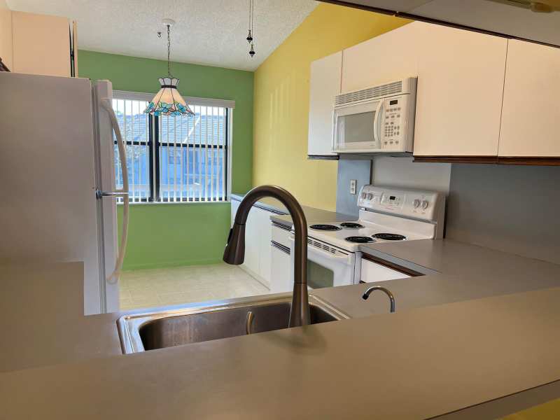 7649 Tahiti Lane # 202, Lake Worth FL 33467