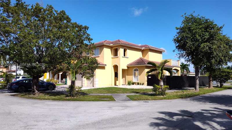 6743 SW 163rd Pl, Miami FL 33193