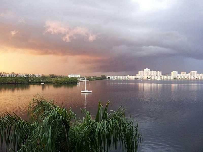 16546 NE 26th Ave # 4C, North Miami Beach FL 33160