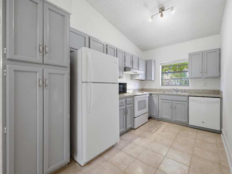 321 Norwood Terrace # N221, Boca Raton FL 33431