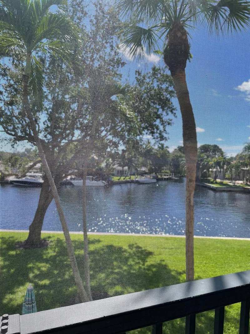 14 Royal Palm Way # 204, Boca Raton FL 33432