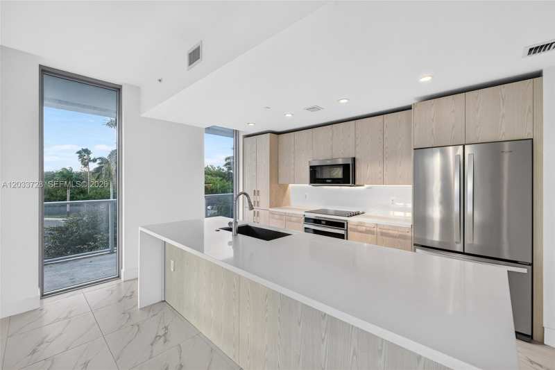 2000 Metropica Way # 203, Sunrise FL 33323