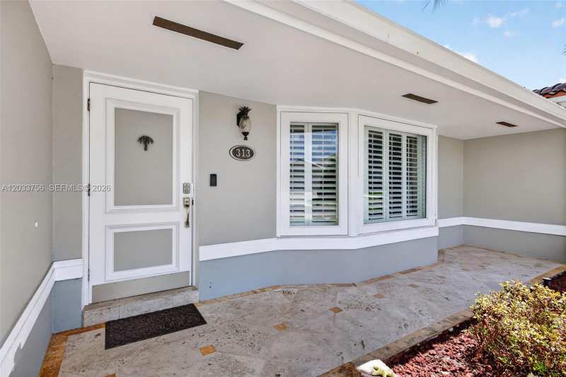 313 SE 6th St, Dania Beach FL 33004