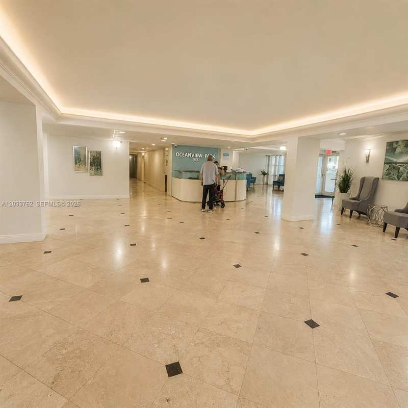 800 Parkview Dr # 512, Hallandale Beach FL 33009