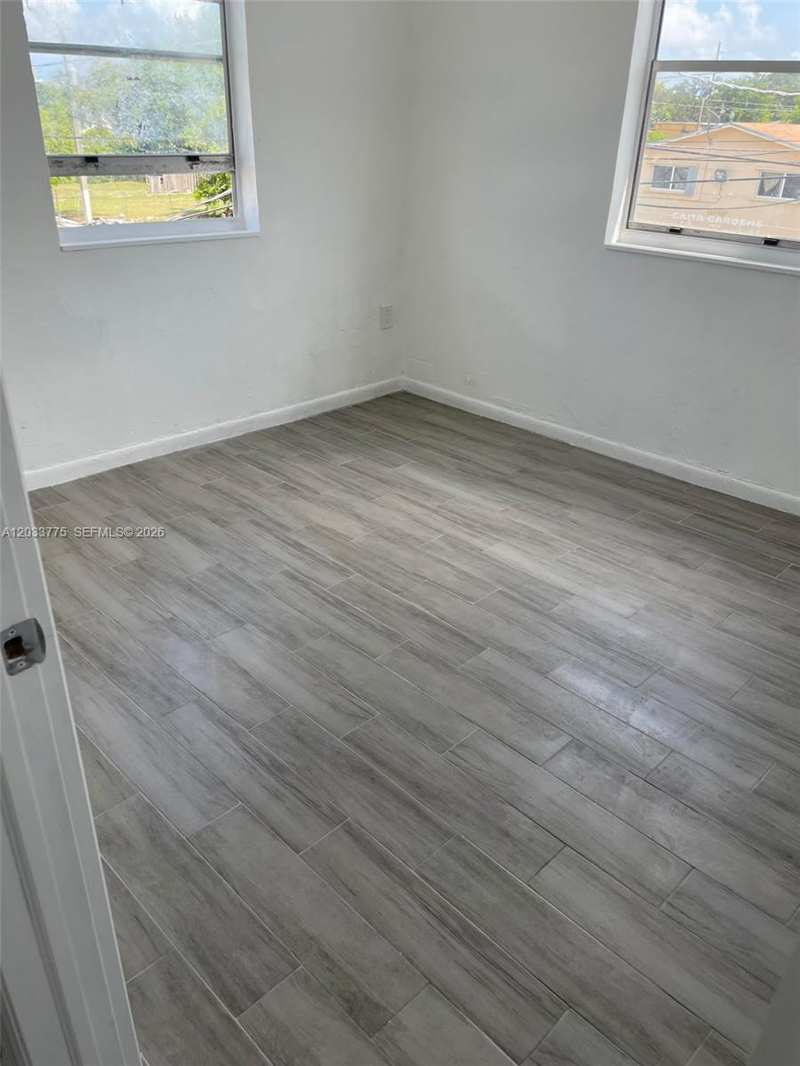 1261 NW 59th St # 14, Miami FL 33142