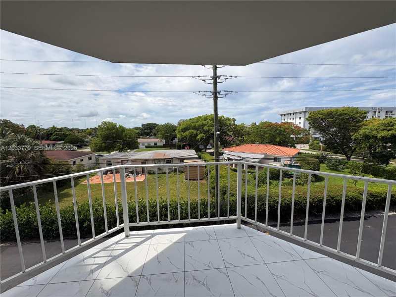 16740 NE 9th Ave # 303, North Miami Beach FL 33162