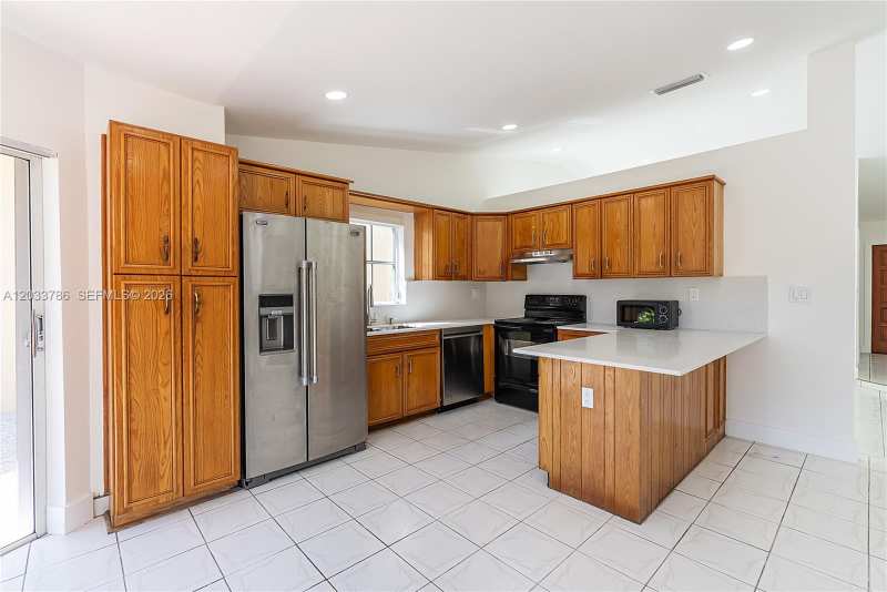 15881 SW 139th Ave, Miami FL 33177