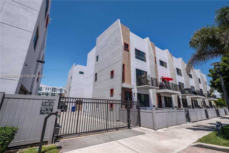 113 NE 6 # 4621, Fort Lauderdale FL 33304