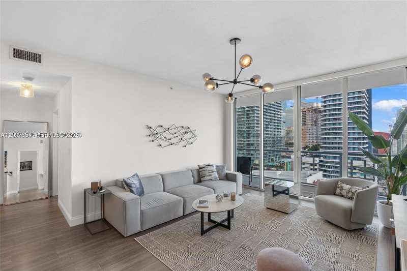 79 SW 12th St, Miami FL 33130