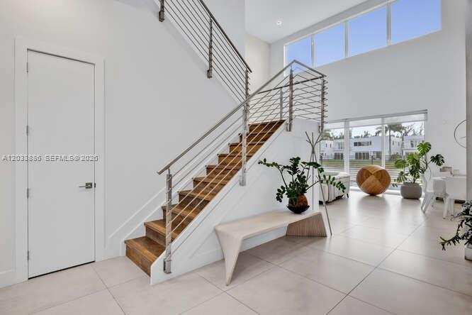 10250 NW 75th Ter, Doral FL 33178