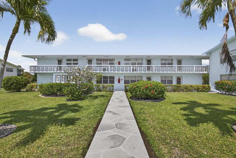 106 E Camden E, West Palm Beach FL 33417