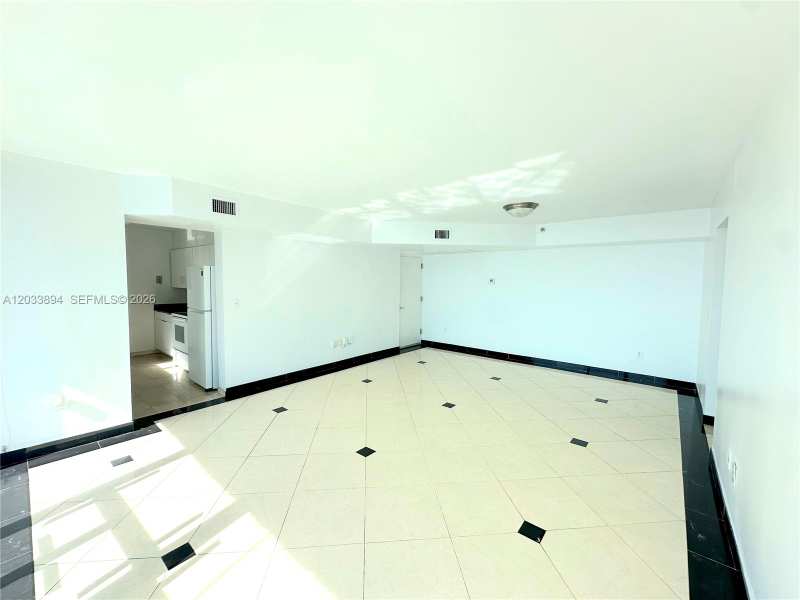 5900 Collins Ave # 906, Miami Beach FL 33140