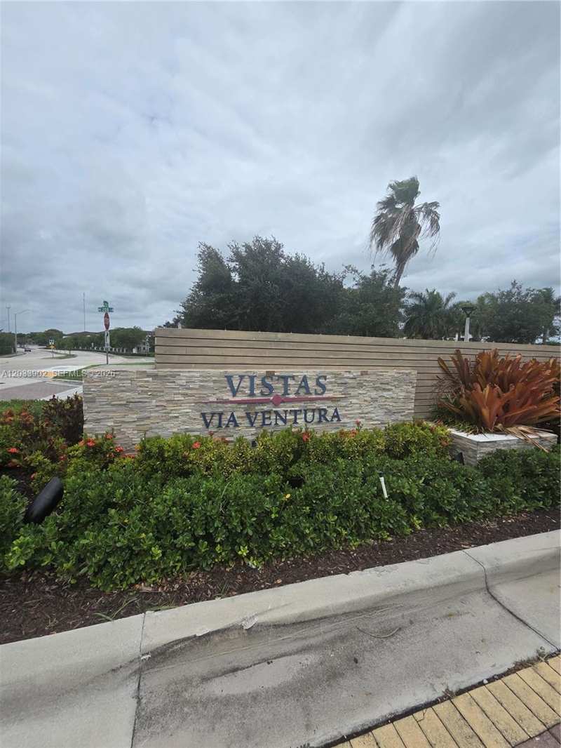 21124 NE 8th Ave, Miami FL 33179
