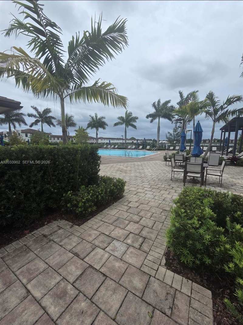 21124 NE 8th Ave, Miami FL 33179