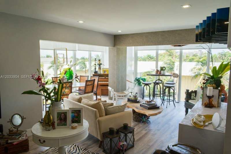 550 Ocean Dr # 5D, Key Biscayne FL 33149