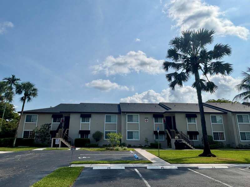 4040 Crystal Lake Drive # 101, Pompano Beach FL 33064