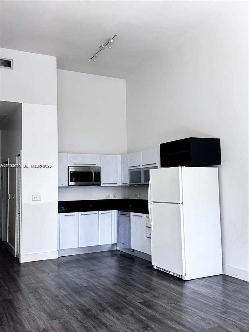 244 Biscayne # 247, Miami FL 33132