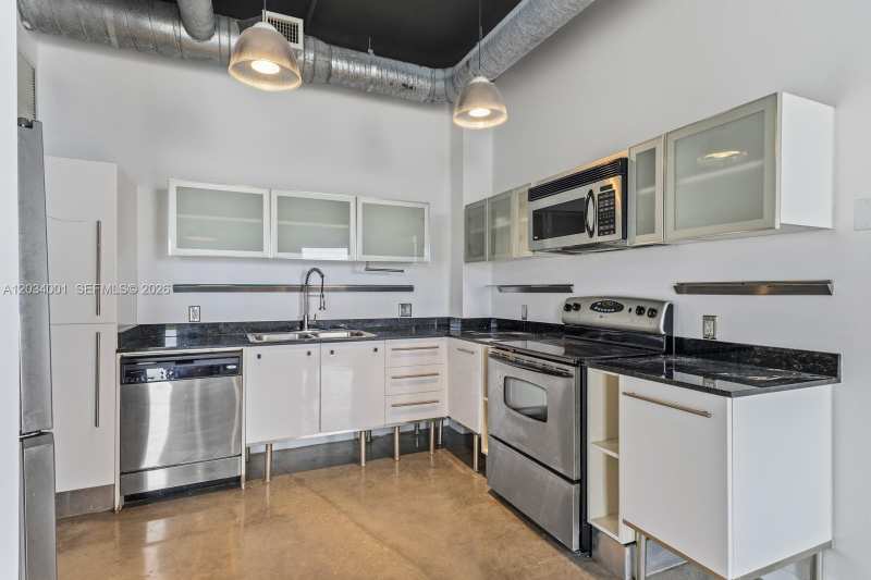 10 SW South River Dr # 1207, Miami FL 33130