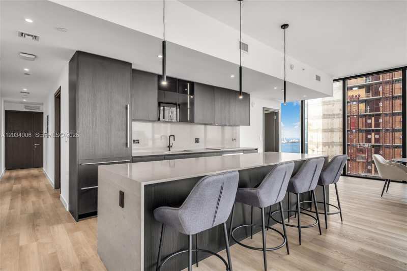 20 NE 11th St # 5102, Miami FL 33132